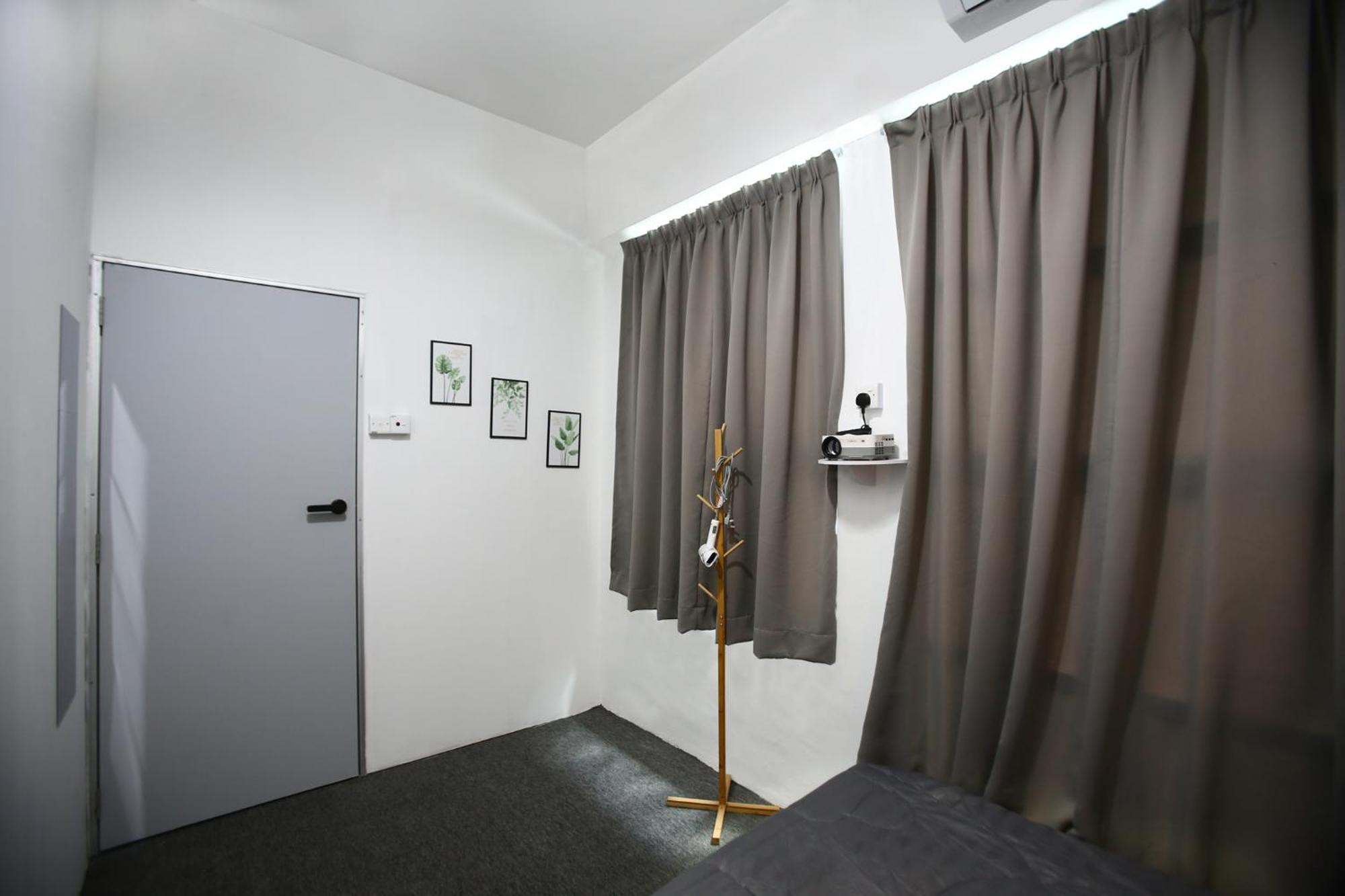 Hangoutspacez Queensbay At Bayan Lepas Penang Exterior foto
